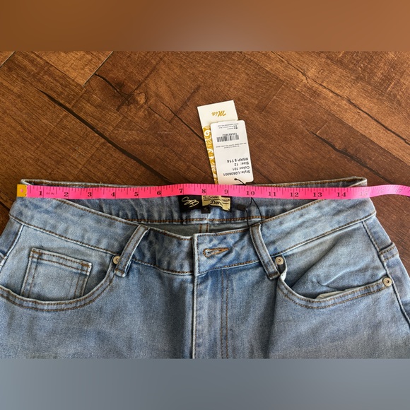 NWT | Suzanne Betro Mia High Waist Super Relaxed Jeans - Picture 4 of 11